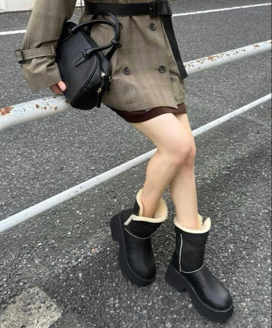 新品未使用/UGG W ESMEE LEATHER BOOT25cm