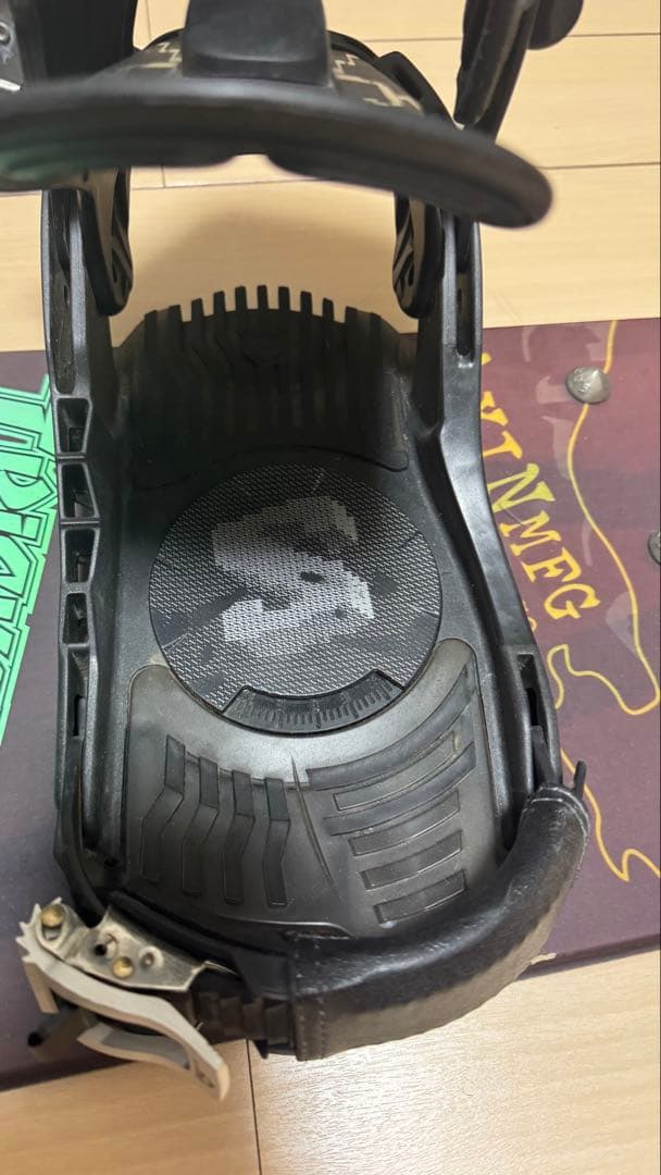 【早い者勝ち】スノーボード板　ビンディング付き