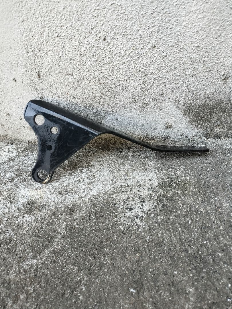 ハーレーダビッドソン ダイナシリーズ　マフラー　ブラケット