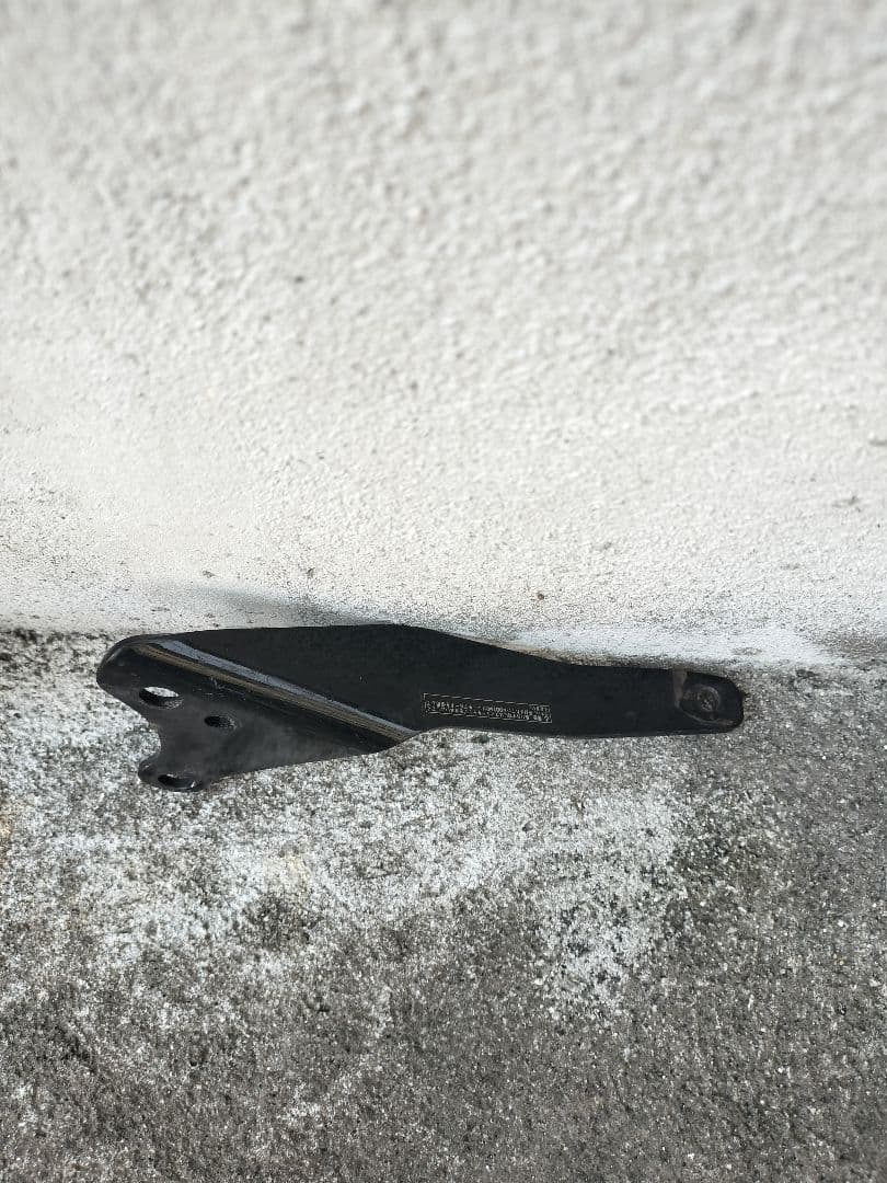 ハーレーダビッドソン ダイナシリーズ　マフラー　ブラケット