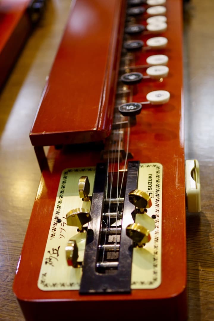 スズキ大正琴「砂丘」4本（ソフトケース付）