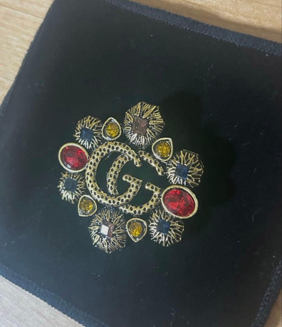希少　【vintage GUCCI 】GGロゴブローチ