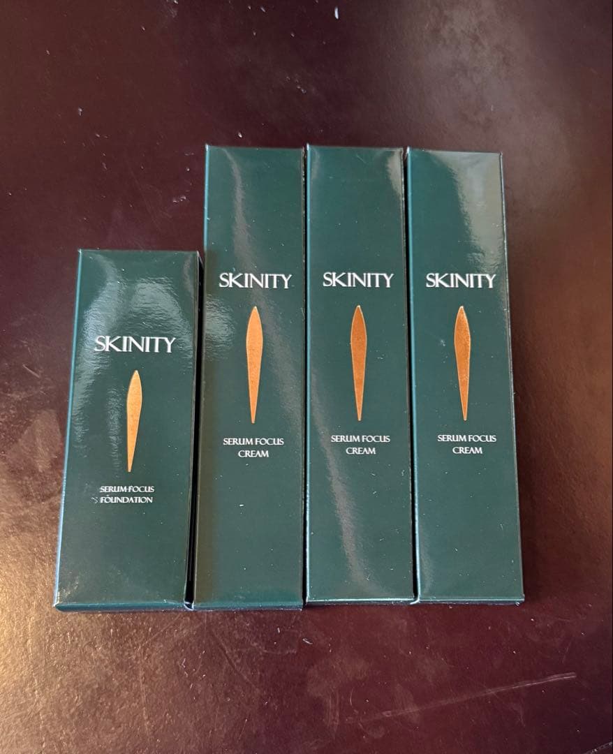 スキニティセラムフォーカスクリーム 美容液ファンデセット
