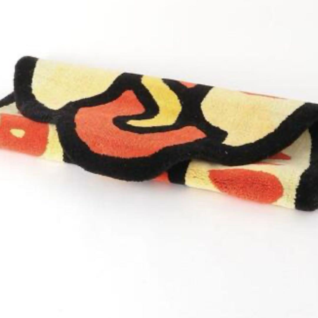 ヒューマンメイド　ホットドッグ　ラグマットHOT DOG RUG SMALL