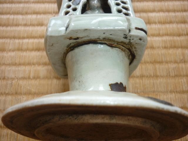 希少 中国 元代から明代（1368～1644）◆龍泉窯 仏塔・仏舎利塔 飛青磁