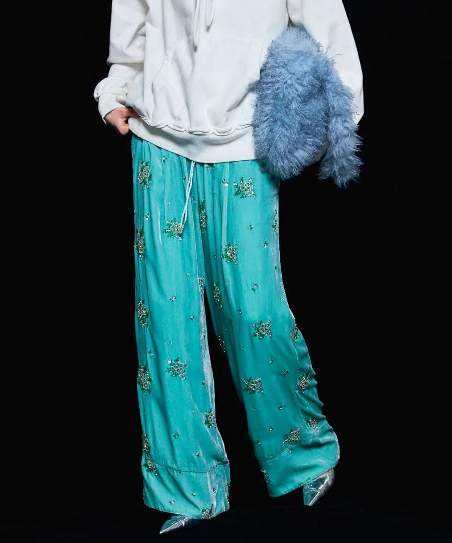 MAISON SPECIAL ビーズフラワーエンブロイダリーベロアパンツ