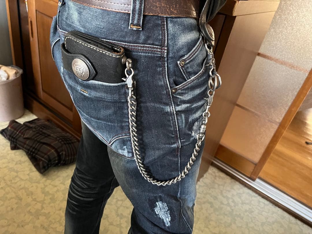 黒いレザー ウォレットチェーン エンブレム付き　アメリカン束入れ