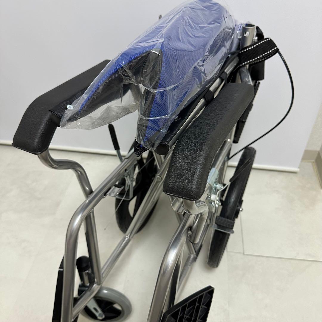 未使用 折りたたみ車椅子 自走式 介助 軽量 ノーパンクタイヤ 簡易 持ち運び
