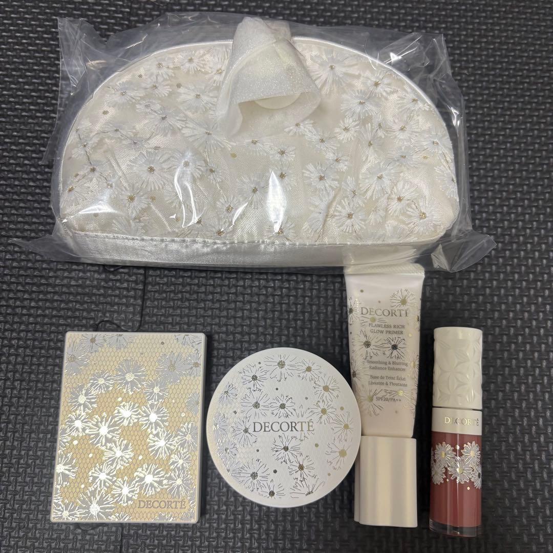 コスメデコルテ　クリスマスコフレ　2024