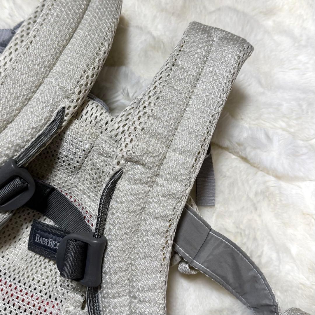ベビービョルン　抱っこ紐　ハーモニー　メッシュ　クリーム