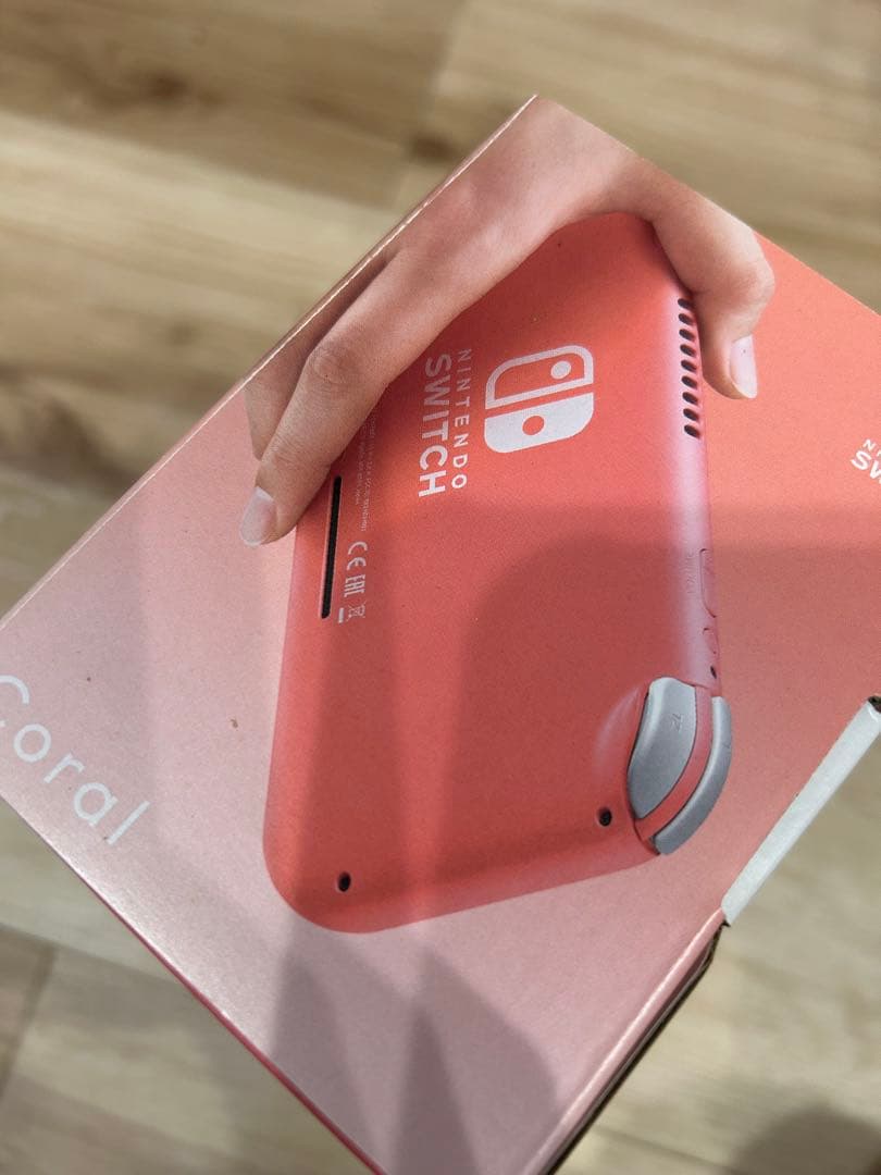 【純正ケース付】Nintendo Switch Lite コーラル ピンク