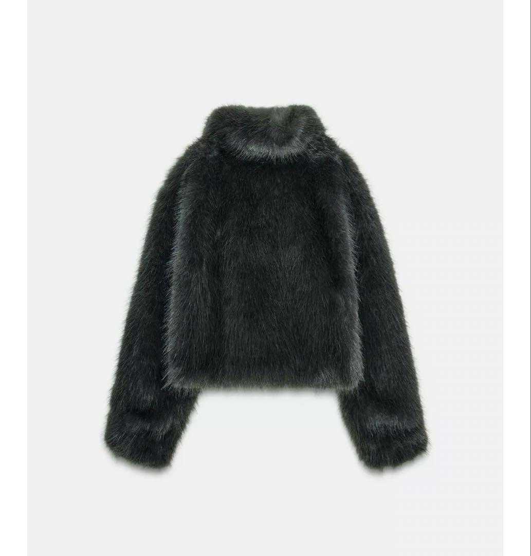 タグ付き新品★ZARAのショートフェイクファーコートトグルボタン付き★XSサイズ