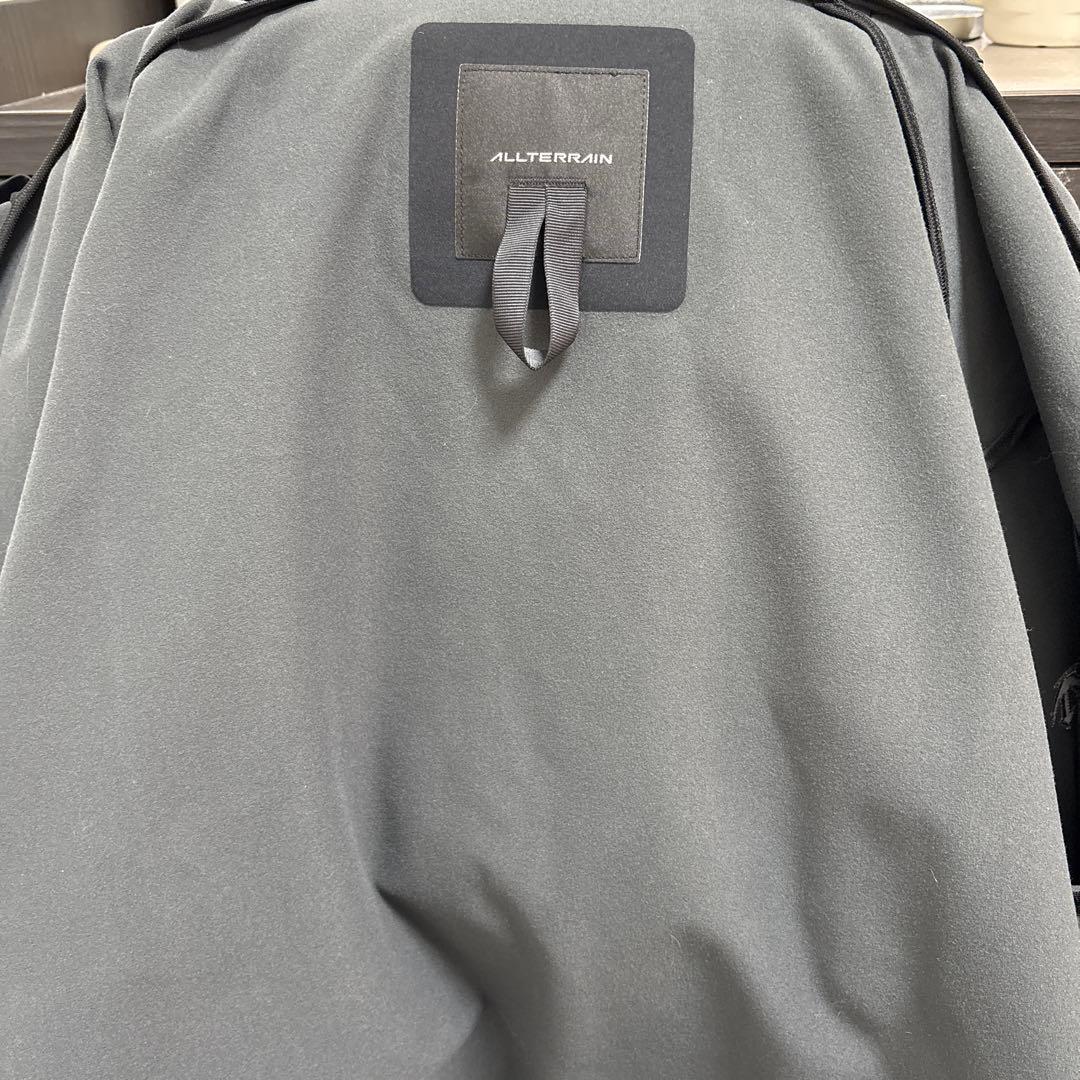 DESCENTE ALLTERRAIN ソフトシェルジャケット “CREAS”