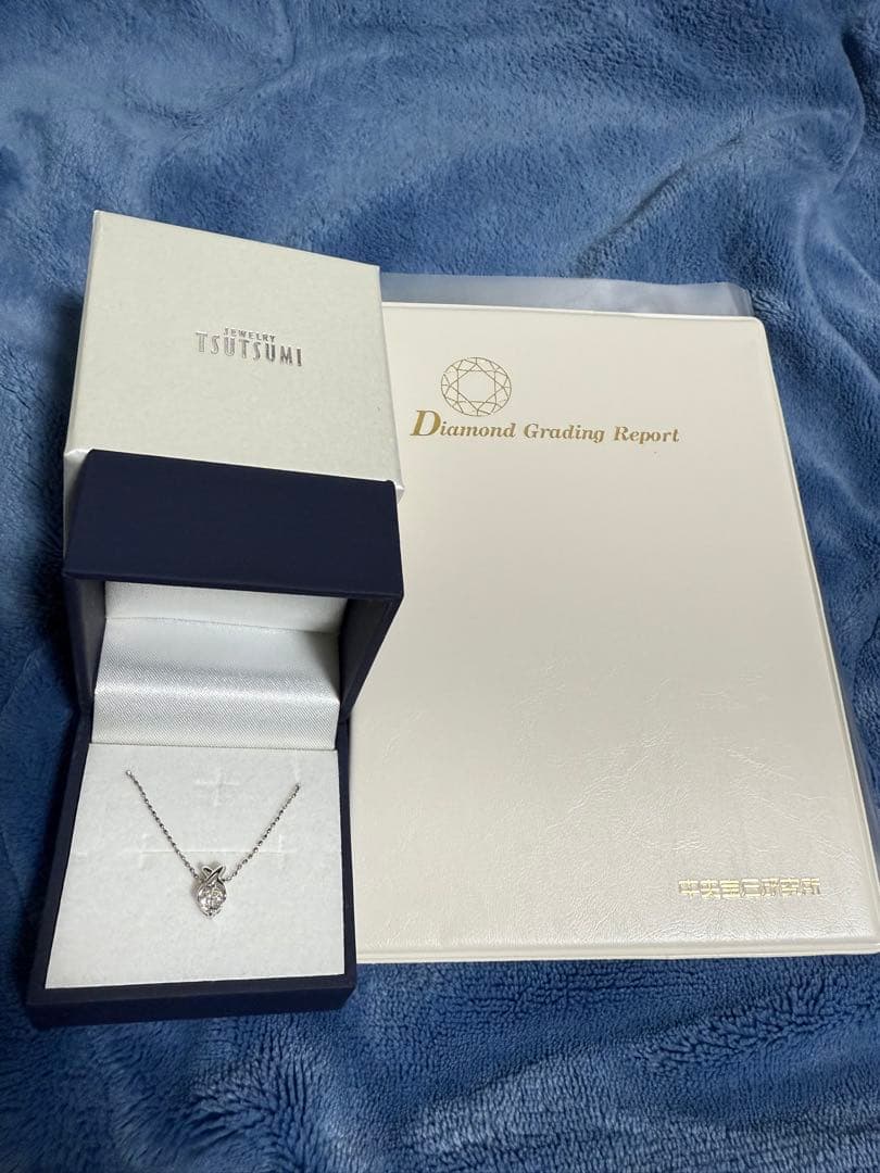 ツツミ　プラチナ鑑定書付ダイヤモンドネックレス（0.18カラット）