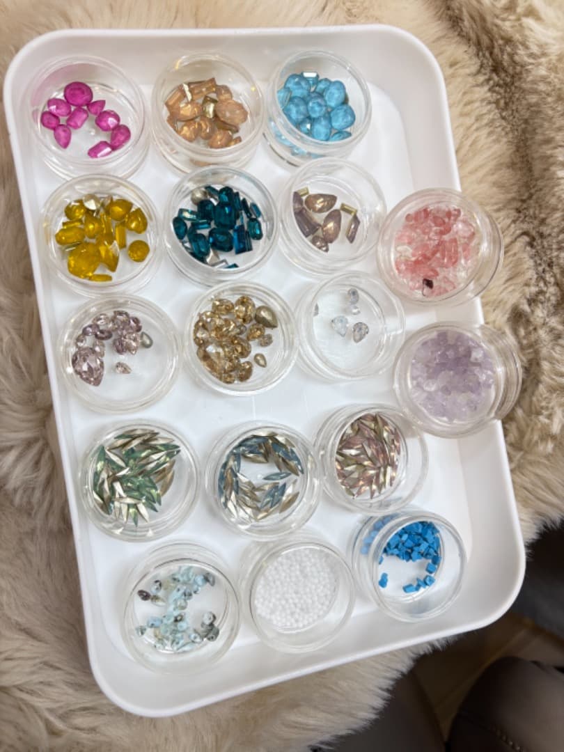 【219種のネイルパーツ】多色 透明ケース付き★