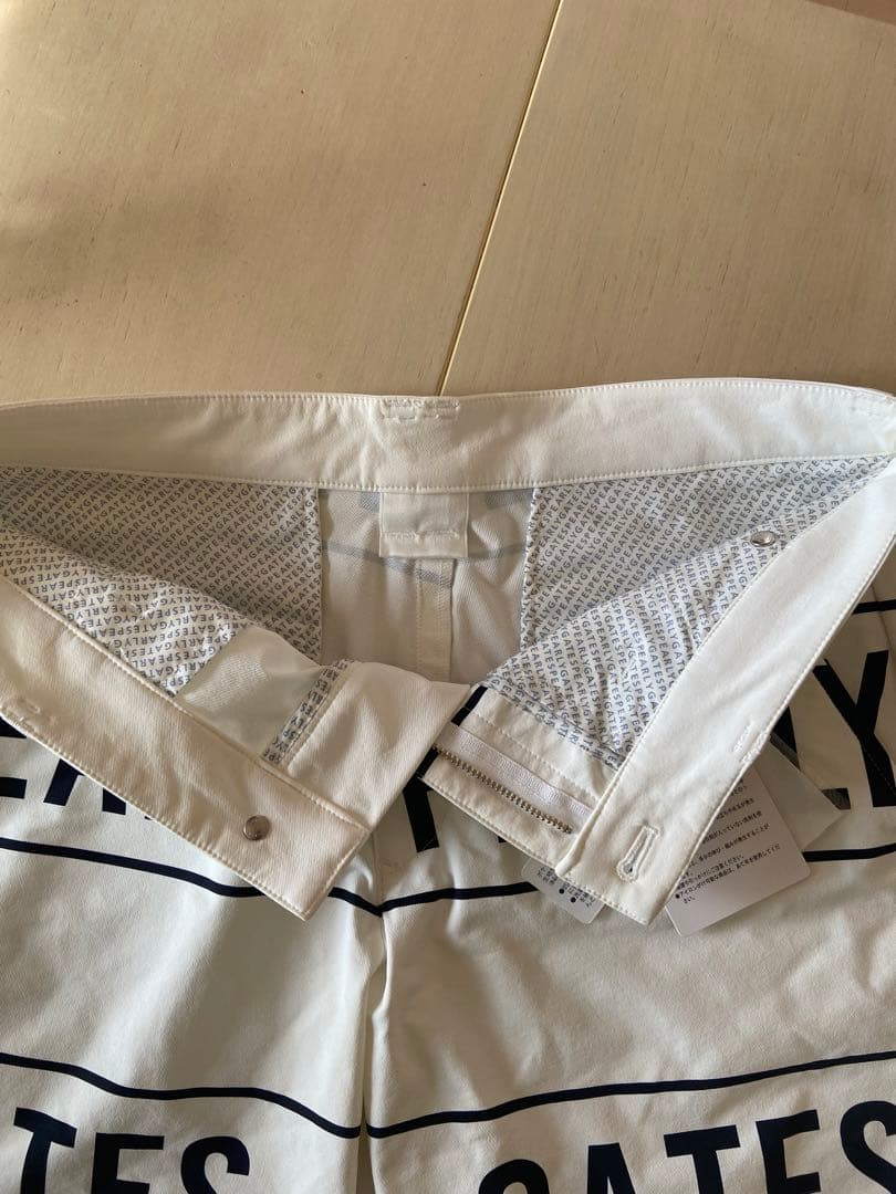 値下げ！新品　PEARLY GATES ロゴプリント ショートパンツ 　サイズ4