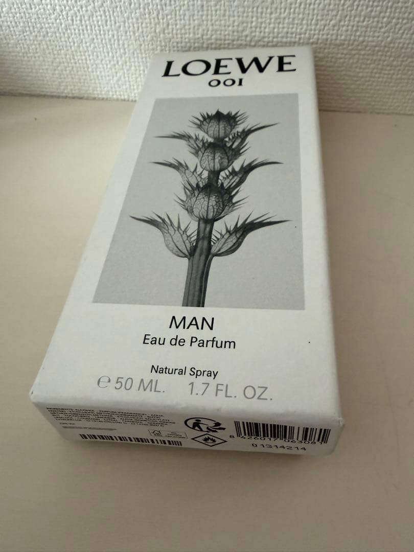 ロエベ　香水　001マン