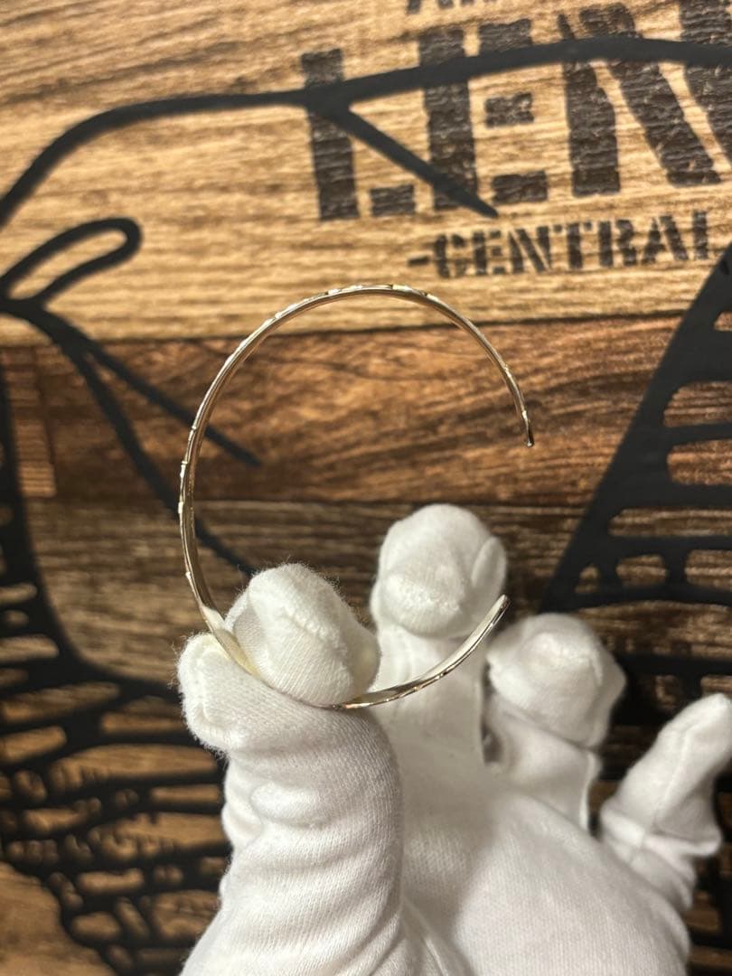 BOOOハワイアンジュエリー　シルバー925 10mm幅　手彫りバングル