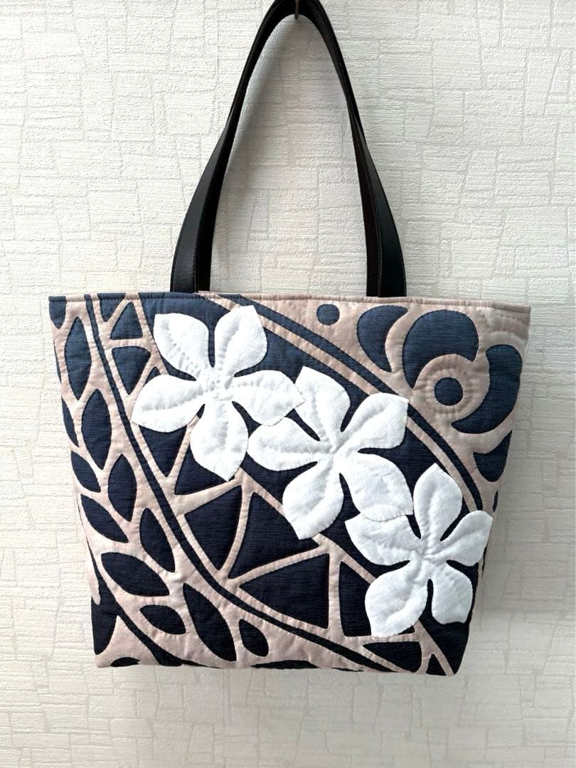 ハワイアンキルトトートバッグ　　　　　　　　　タパ柄&プルメリア