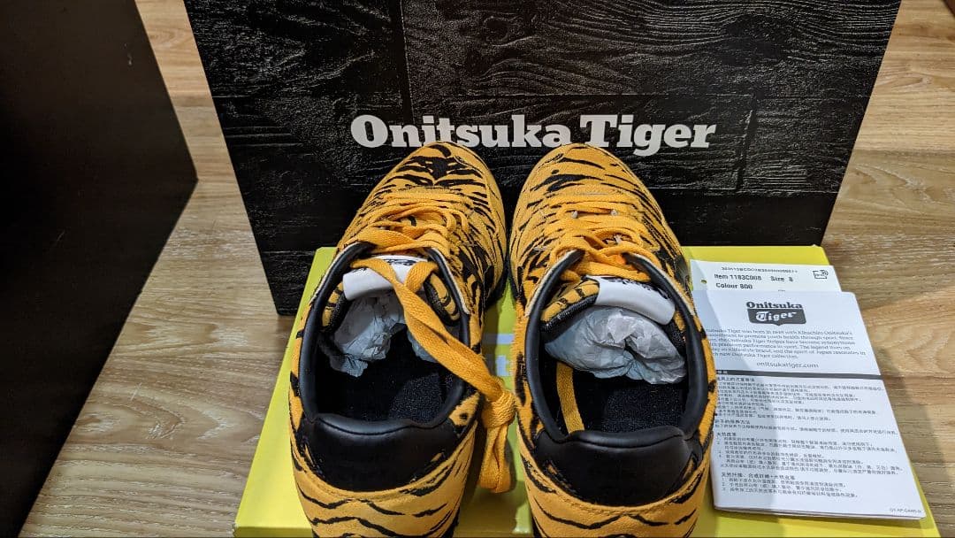 虎　2足　・オニツカタイガー製シューズ、高級サンダルカラー、阪神タイガース