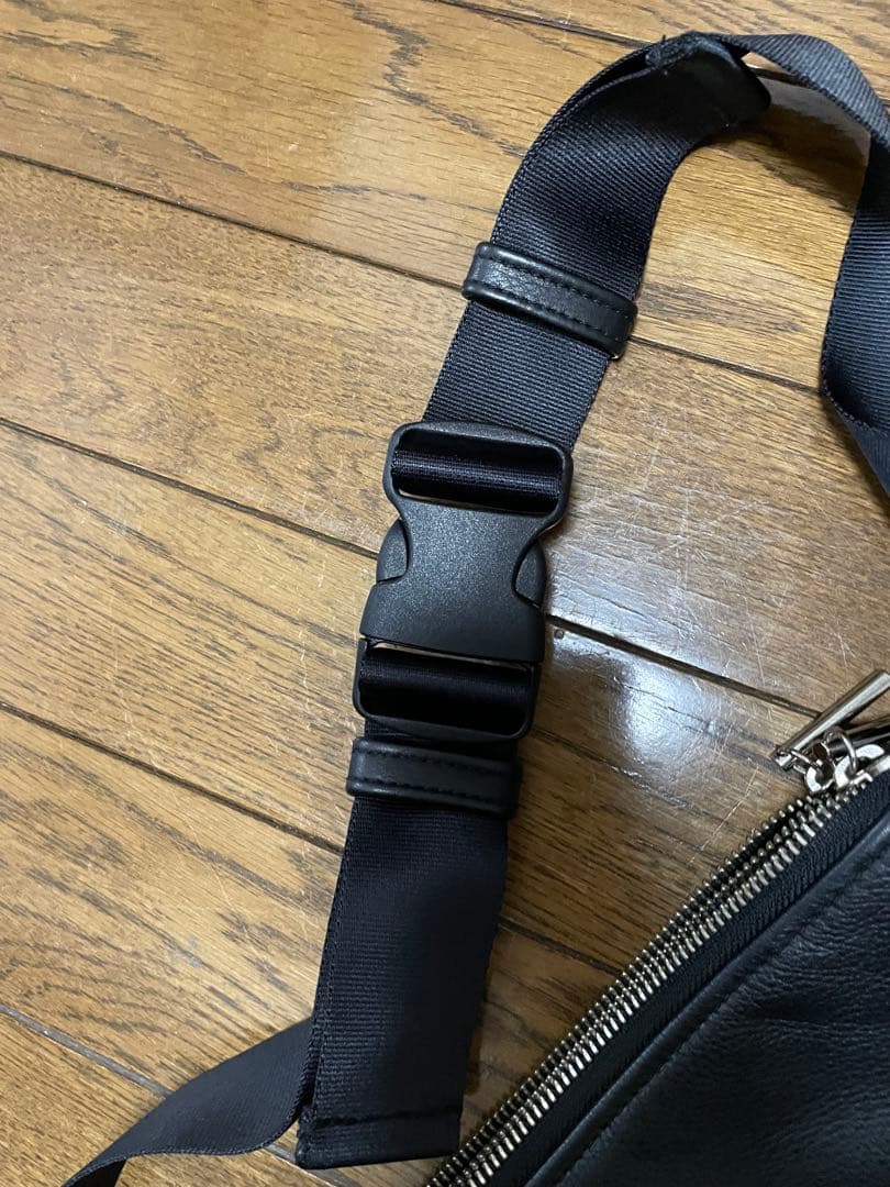 chi.wata ボディバッグ　黒&シルバー