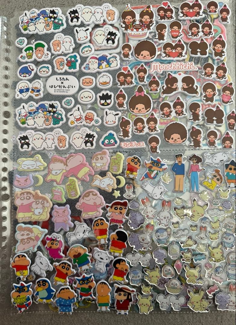 【完成品】シール帳　サンリオ　ラブブ　たまごっち　　その他もたくさんあります！