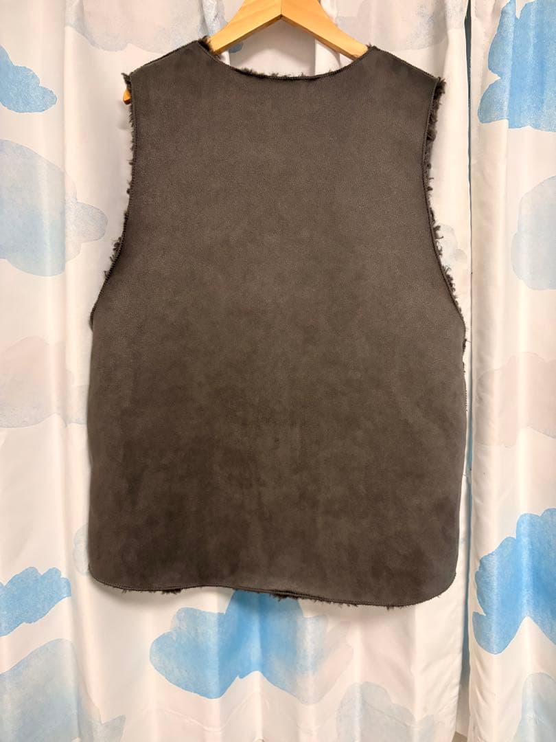 Gready Brilliant グレー Vネックベスト