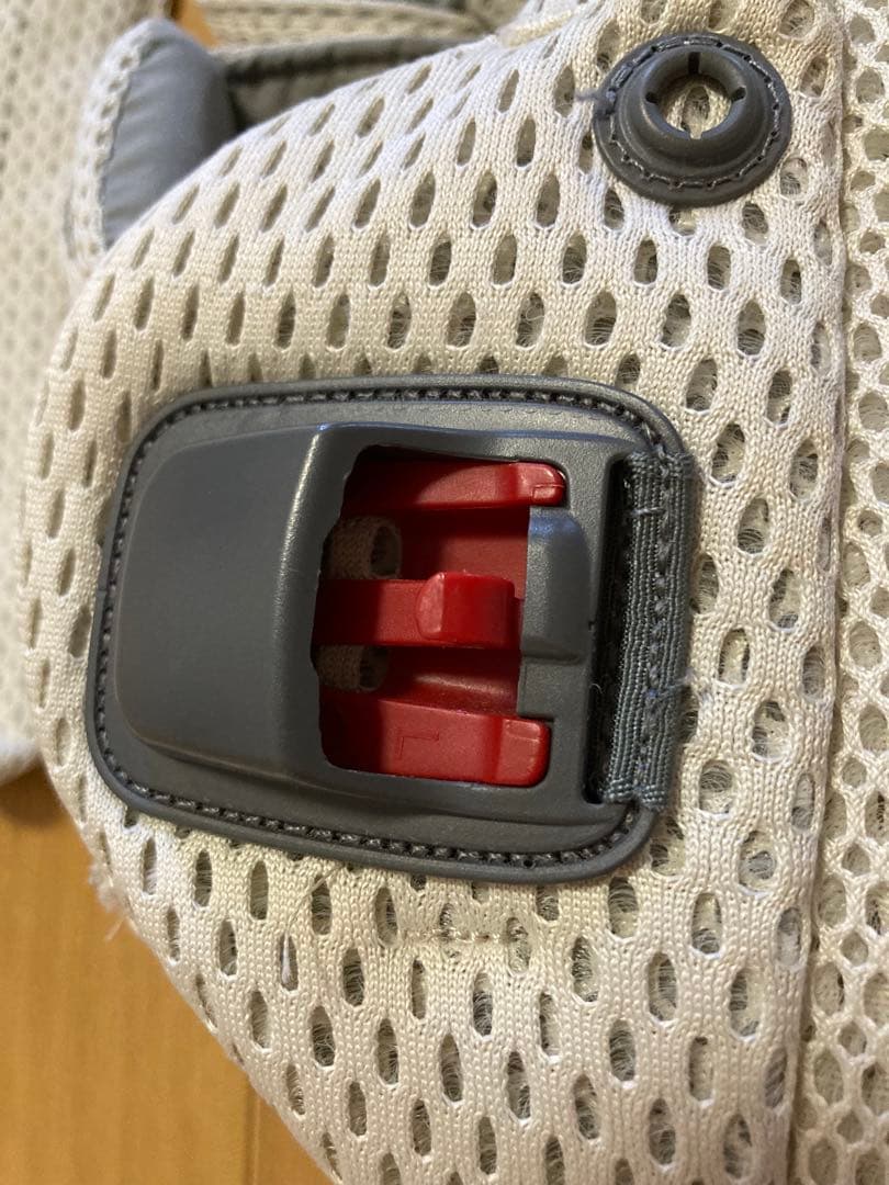 最上級モデル　ベビービョルン　抱っこ紐　ハーモニー　クリーム