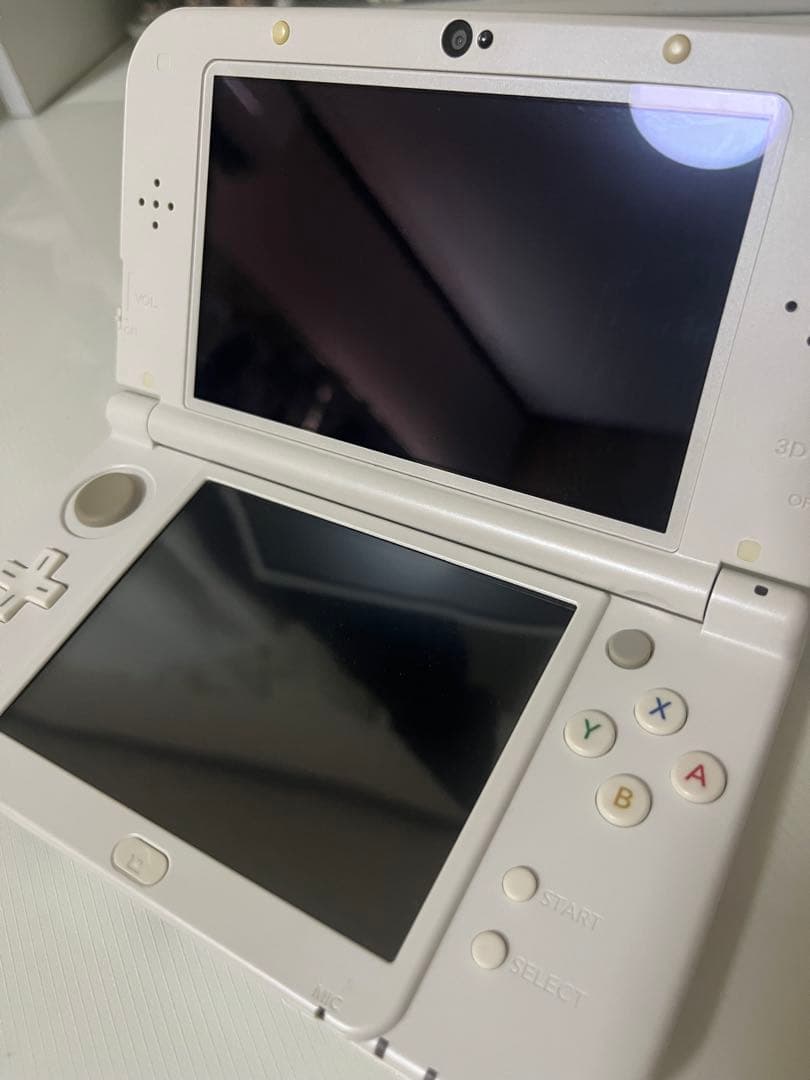 ス*ー様 【注意点あり】Newニンテンドー3DS LL パールホワイト