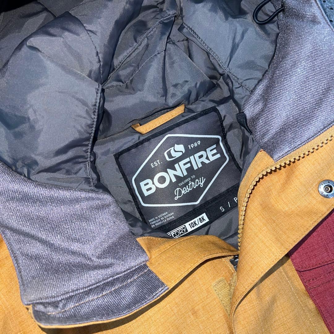 1回商品 BONFIRE レディース スノーボードウェア 上下セット サイズS