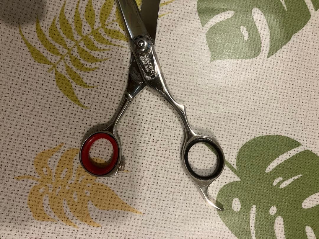 激レア　プロ専用ハサミ　魔法のシザー　伝統工芸師製作6.5インチ