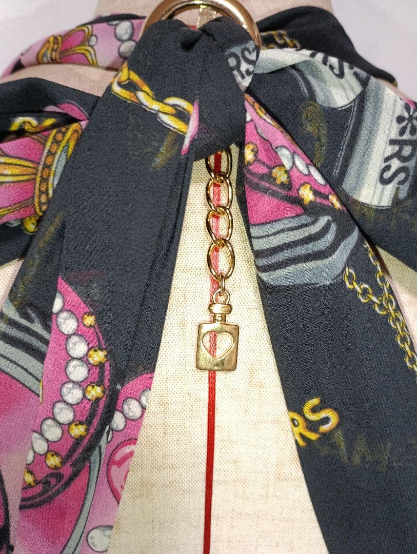 MARS マーズ ギャル　Y2K ブラックコスメ柄ホルターネックトップス