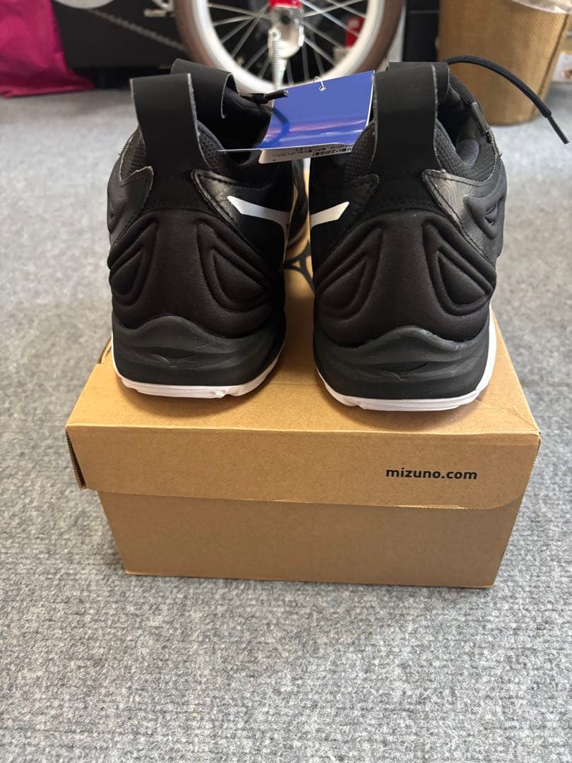 Mizuno Wave Momentum 3 28.0cm ブラック/イエロー