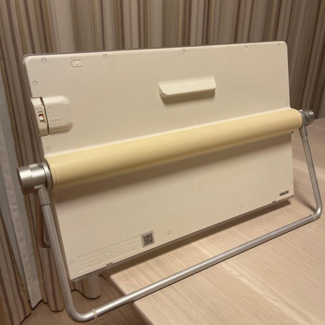 パナソニックVIERA UN-15TD7-W 15インチ ブルーレイプレーヤー