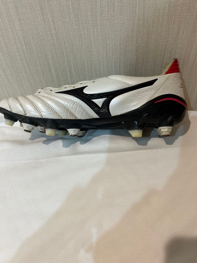 Mizuno サッカースパイクシューズ ホワイト/ブラック/レッド