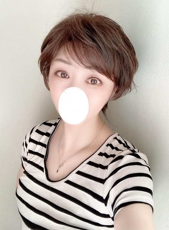 マダムヒロコ　キューティーショート　総手植え　人毛MIX　 ブラウン