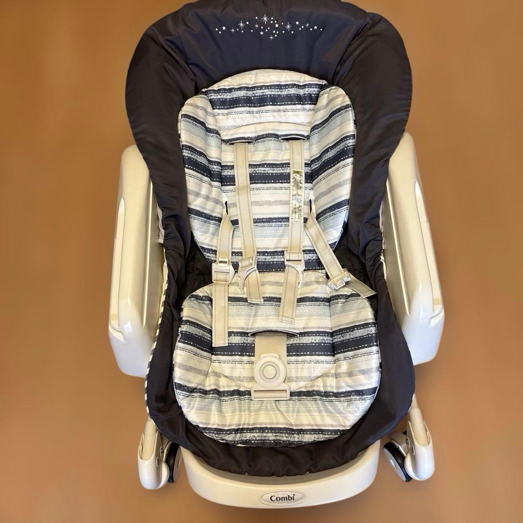 Combi ネムリラ４キャス AUTO SWING lotta電動ハイローチェア