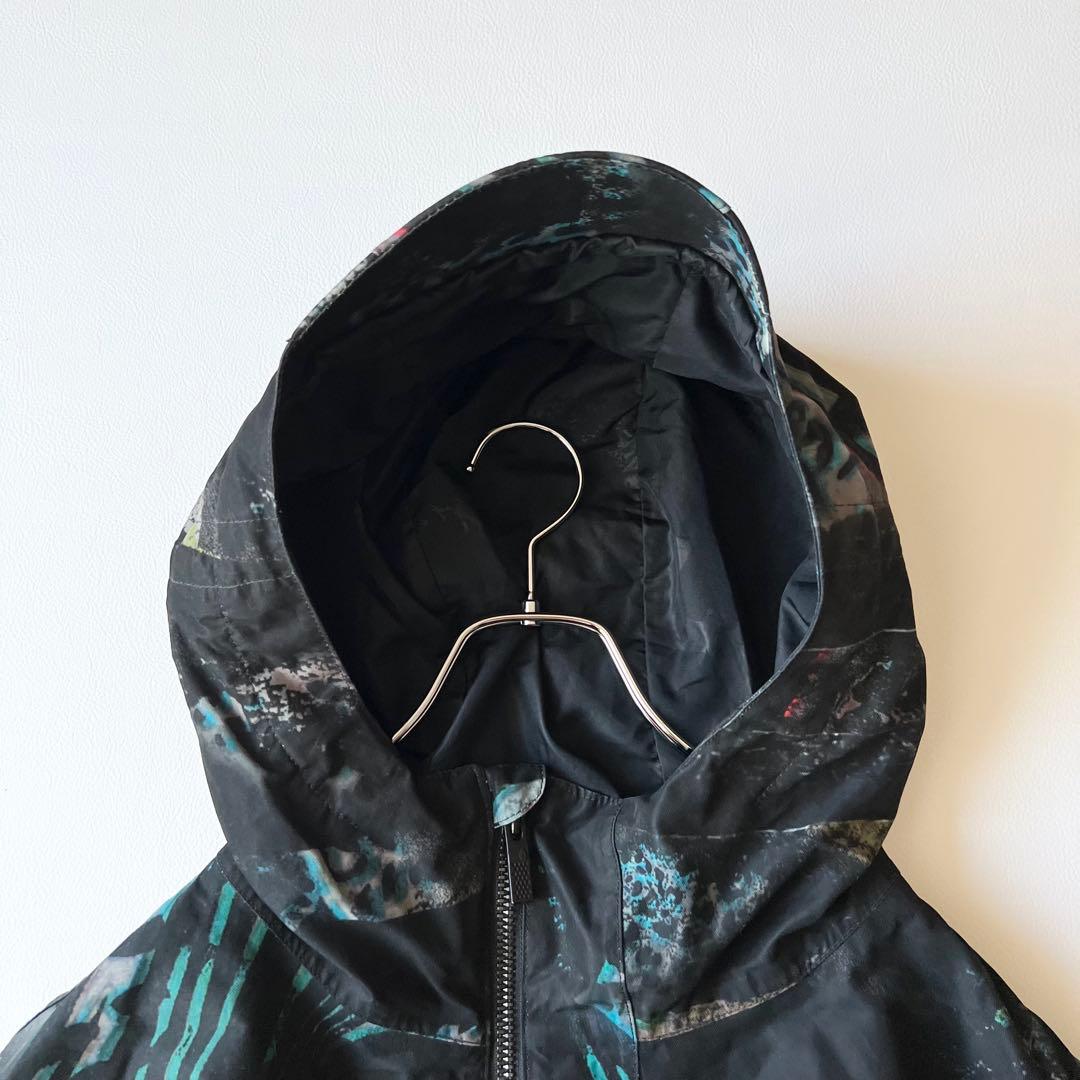 3288【美品】ボルコム　ジャケット 総柄 ボーダー アニマル柄　L 黒