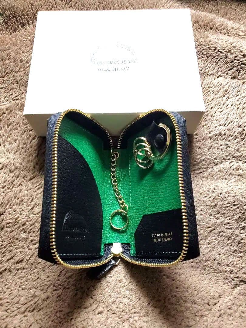 L'arcobaleno ラルコバレーノ レザーキーケース ブラック/グリーン