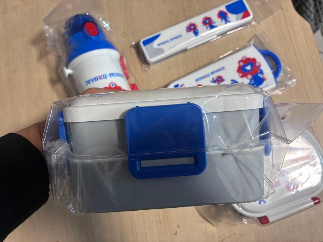 ミャクミャク大阪万博5点セット 弁当箱、水筒、箸、スプーンフォークセット送料無料