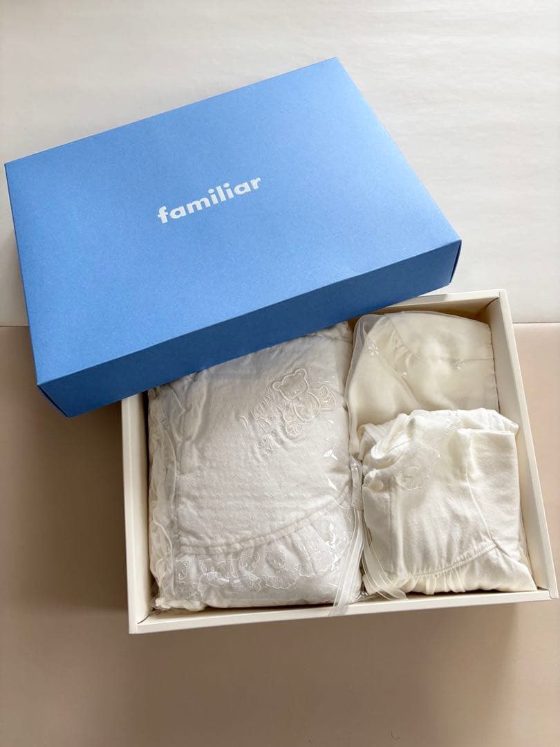 【美品】familiar ベビードレス セット　帽子　おくるみ　ツーウェイオール