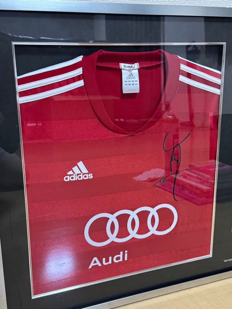 香川真司 プリントサイン入りシャツ フレーム付　アウディ　限定