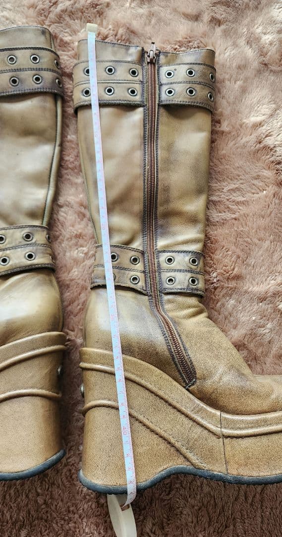 ベージュロングブーツ　ウエッジソール
