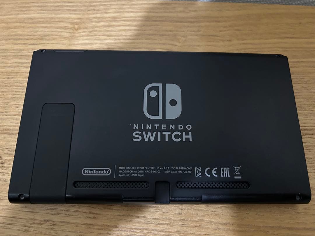 Nintendo Switch 本体　Joy-Con無し
