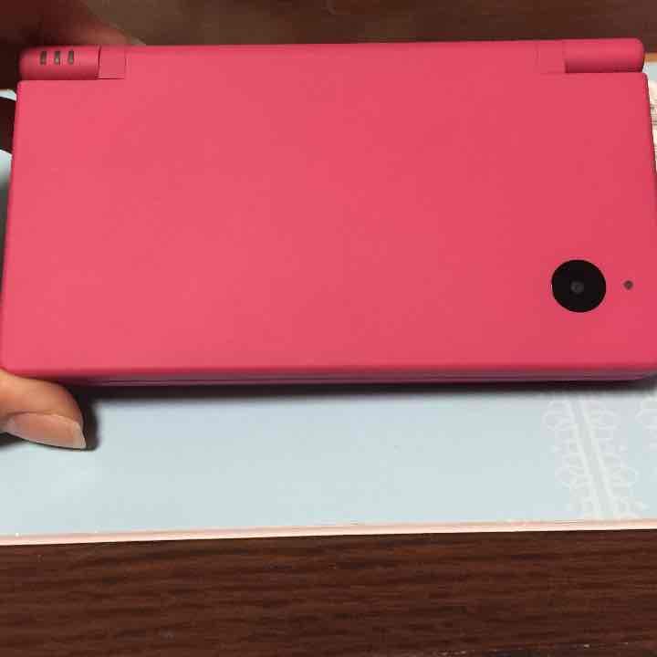 美品 任天堂DSi 本体ピンク