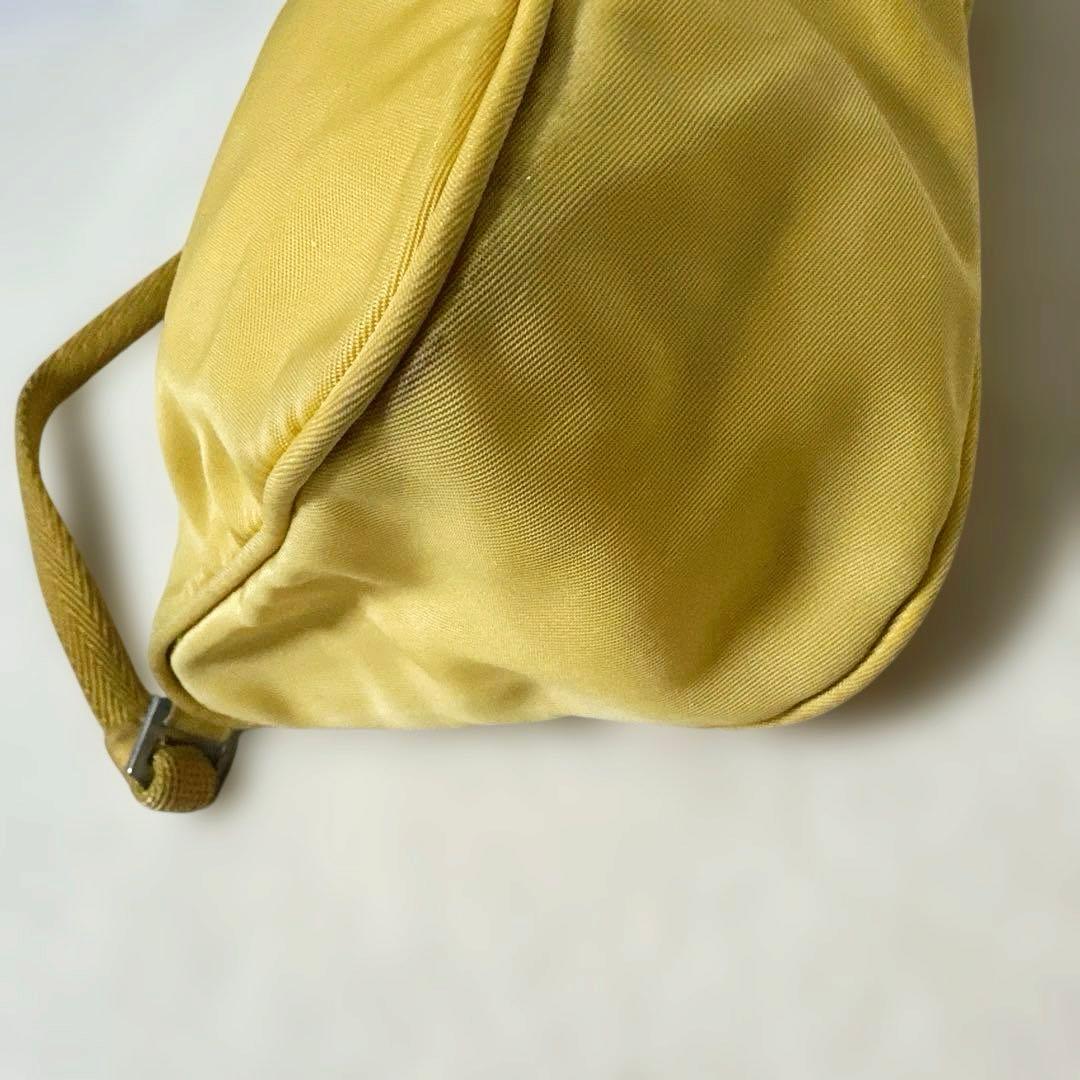 PRADA プラダ アクセサリーポーチ イエロー MV632