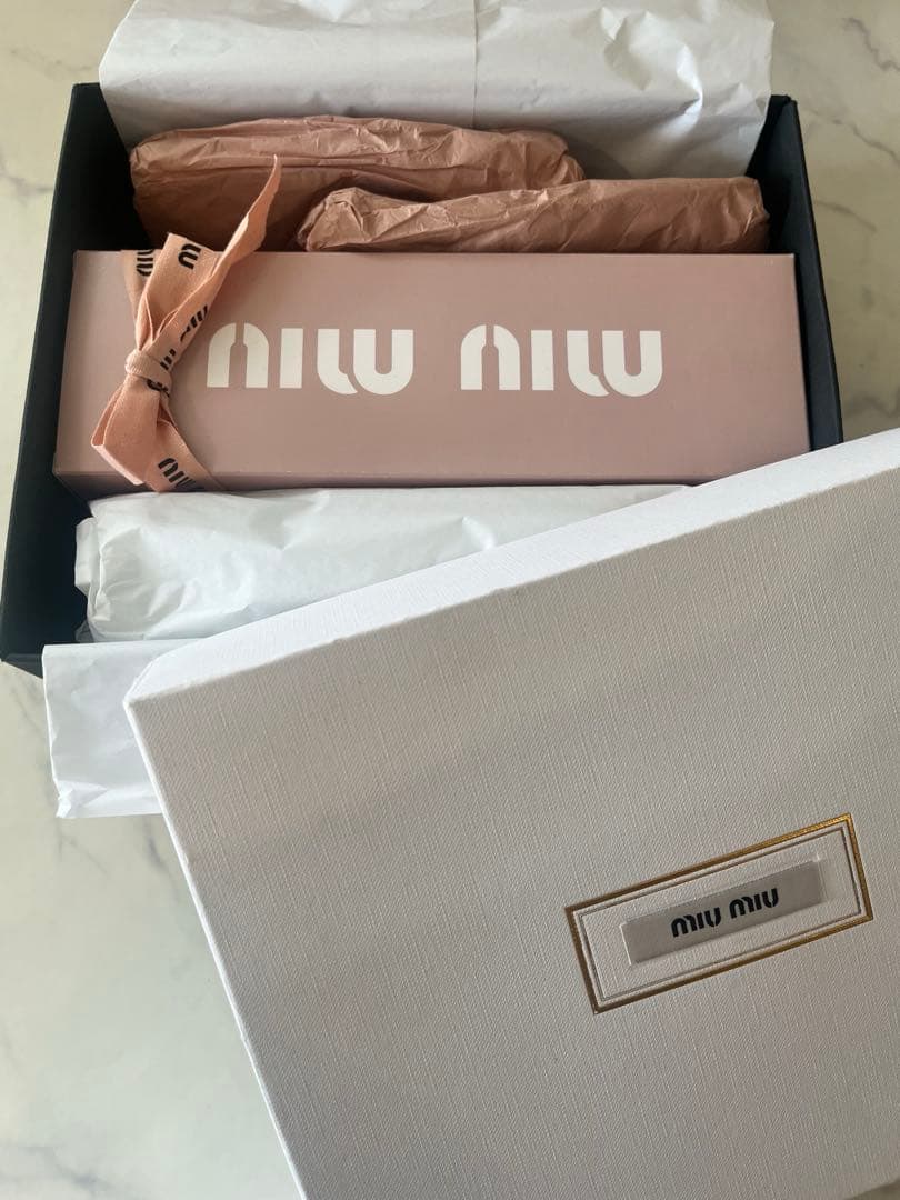 MIU MIU ＊ステンレスボトル＊伊勢丹新宿購入＊水筒＊ウォーターボトル＊