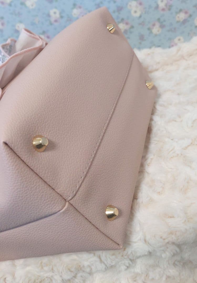 フリー出品　フリルが主役のフラップファスナー付トート　ミストラベンダー