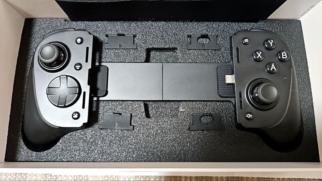 Razer Kishi Ultra　モバイルゲーミングコントローラー