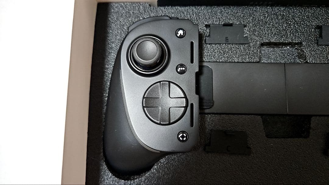 Razer Kishi Ultra　モバイルゲーミングコントローラー